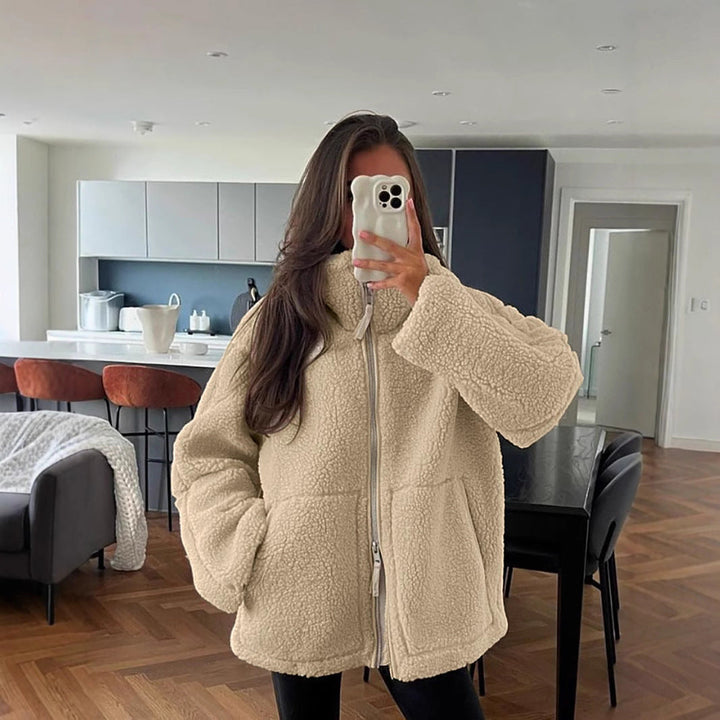 Olivia – Cozy Teddy Jacket