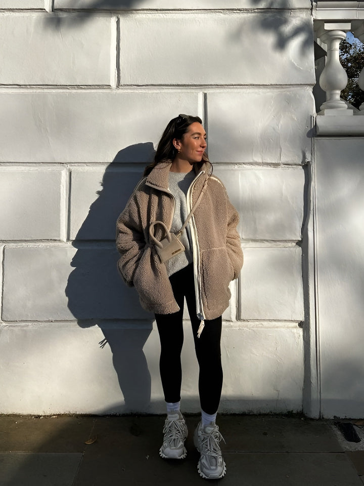 Olivia – Cozy Teddy Jacket