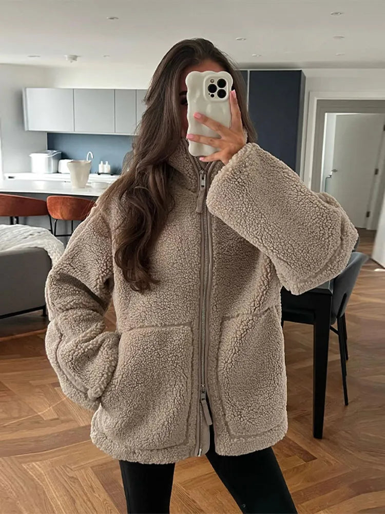 Olivia – Cozy Teddy Jacket