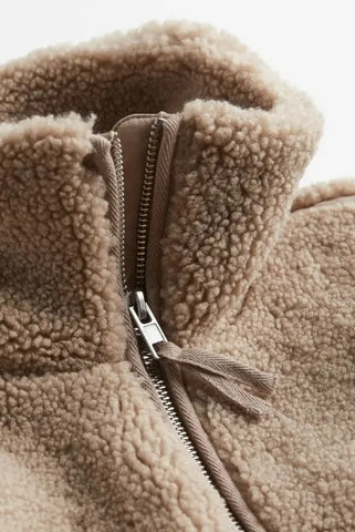 Olivia – Cozy Teddy Jacket